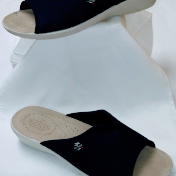 Blue and Tan Slippers with Minimalist Design - Picture 1 of 2